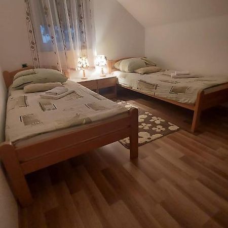Apartment Slap Rakovica Exterior foto